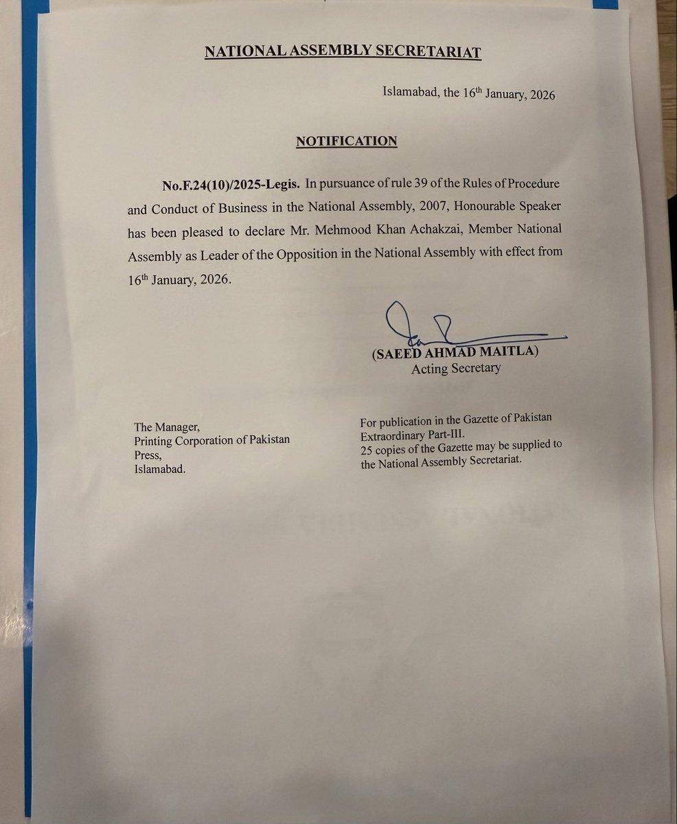 محمود خان اچکزئی کو قومی اسمبلی میں بحیثیت قائدِ حزبِ اختلاف تقرری پر دلی مبارکباد پیش کرتا ہوں جن کوعمران خان نے آج سے چند مہینے پہلے اپوزیشن لیڈر نامزد کیا تھا۔ محمود خان اچکزئی نے پاکستان کی جمہوری تاریخ میں ہمیشہ آئین کی بالادستی، قانون کی حکمرانی اور پارلیمان کے وقار کو مقدم