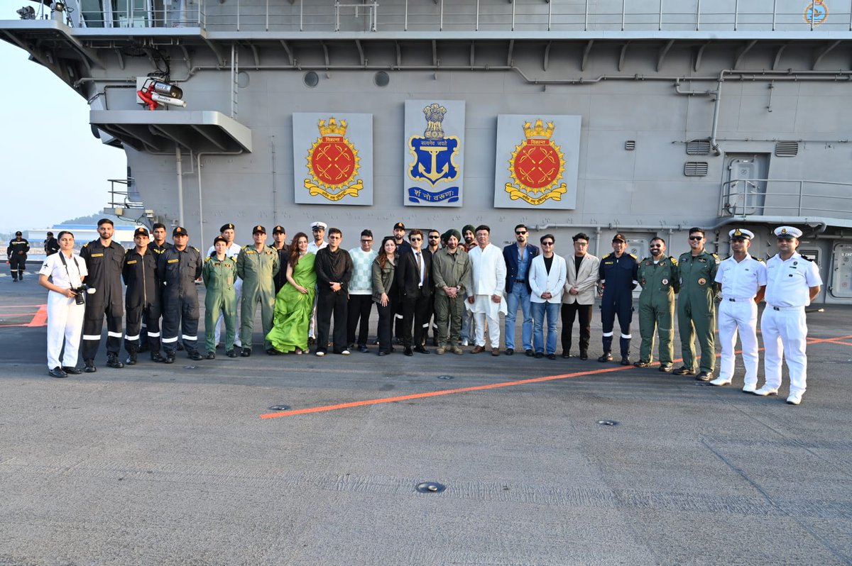 DeccanChronicle's tweet image. On 14 January, Team #Border2 visited #Karwar Naval Base and interacted with Officers and Sailors of the Indian Navy. 
The team also visited #INSVikrant, India’s indigenous aircraft carrier, marking a tribute to the Navy and the country’s maritime strength.
(Pictures courtesy : X)