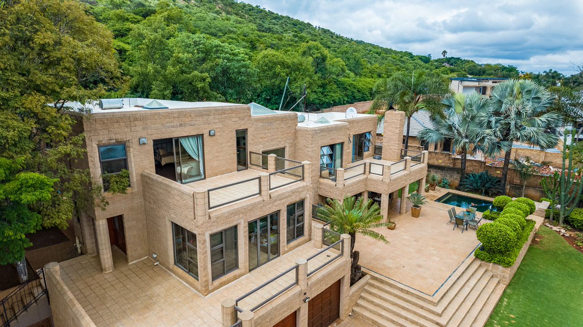 Capture_Video's tweet photo. New year, new energy! 🌟 If you’re listing this week, capitalise on fresh starts. People are eager for something new! 

Videographer: Izelda Scheepers | Agency: Harcourts Titans  
#PropertyMedia #CaptureHDMediaGauteng #SouthAfricaProperty #PropertyMarketing https://t.co/jyzMVum4RY