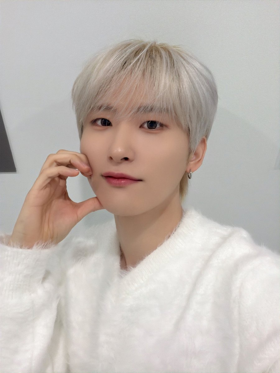 CRAVITYstarship's tweet image. [📸] 260116
MBC M #피크닉라이브소풍
⠀ 
#CRAVITY #크래비티
#우빈 #WOOBIN
#DaretoCrave_Epilogue
#LemonadeFever