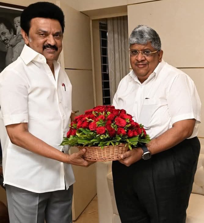 jk_nowhere_'s tweet photo. @alexshxx பொங்கல் வாழ்த்துகள் அலெக்ஸ் https://t.co/idKxPM8y08