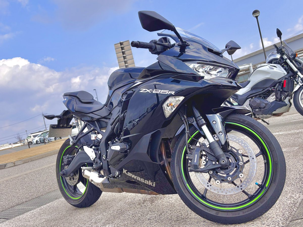 今日は珍しく晴れの日休日だったので、充電がてら今年初ライド。 #zx25r
