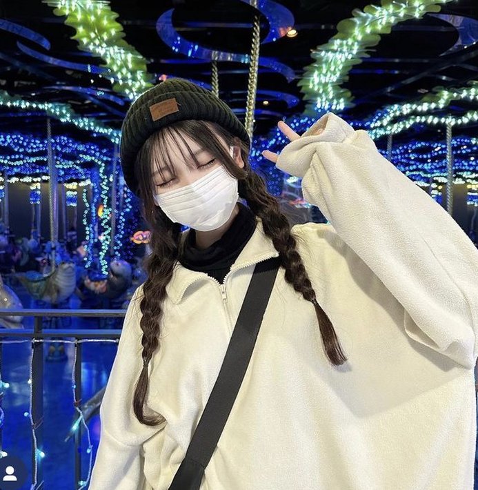 service113's tweet image. バイトのシフトが週5でキツイ 🦋