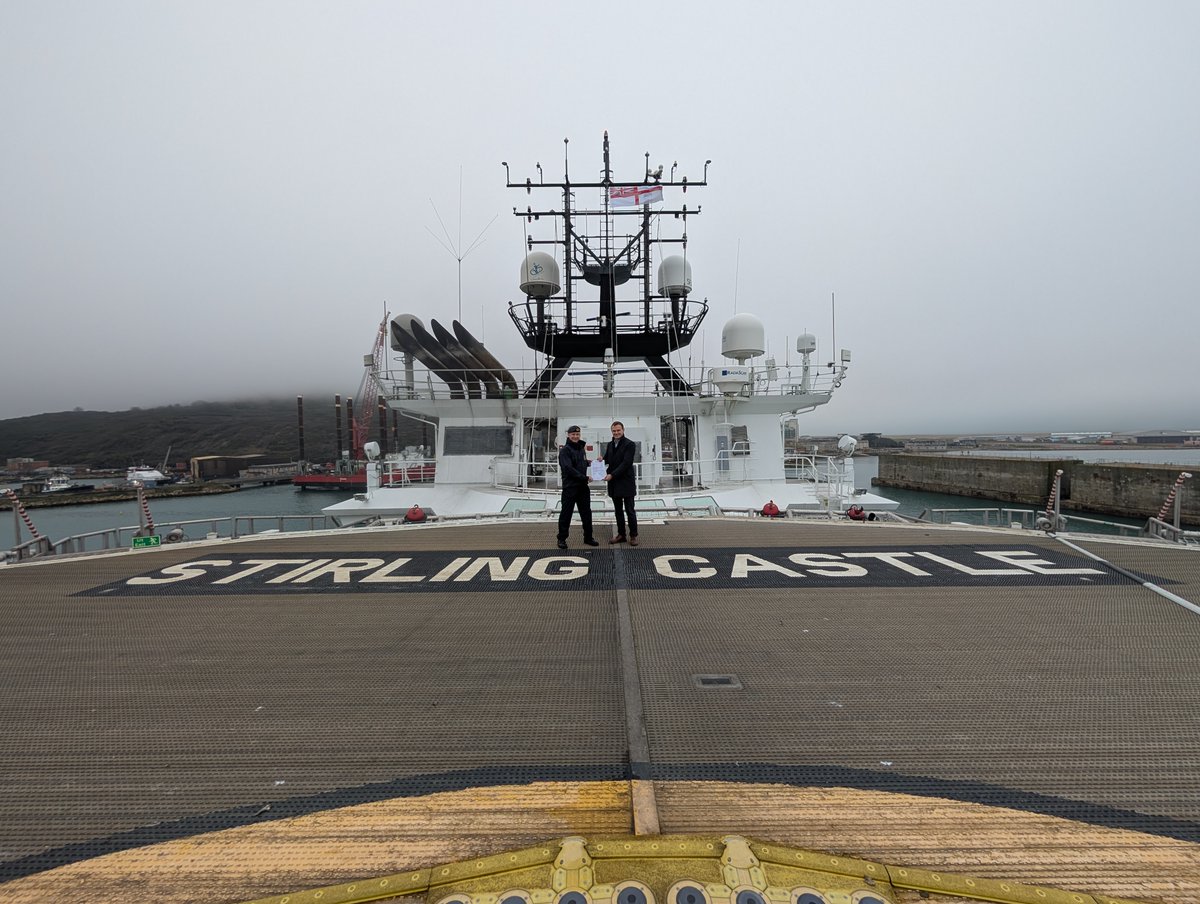 HMS Stirling Castle tweet media