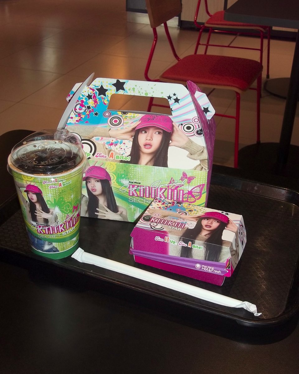 We_KiiiKiii's tweet image. 404 not found in the system,
Everywhere in reality ✨🌍💫🖤

🔗 kiiikiii.kr
🎧 2026.01.26 MON 6PM (KST) 
 
#KiiiKiii #키키
#404_NewEra #404_뉴에라 #DeluluPack 
#KiiiKiii_404_NewEra #KiiiKiii_DeluluPack