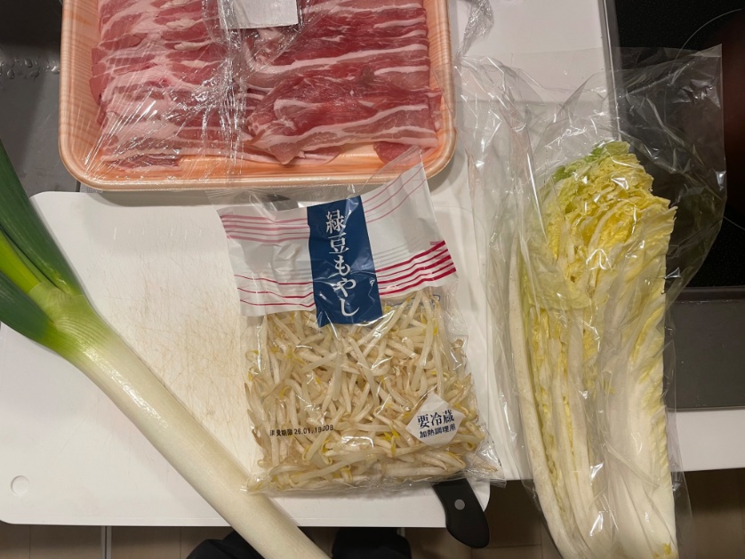 さいきん味噌汁あんま作ってなかったからみそなべ😋🍲
#ノチノチクッキング