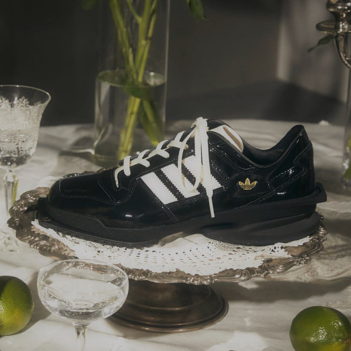 atmos pink exclusive・2026年 1/23 発売】 adidas Originals W FORUM