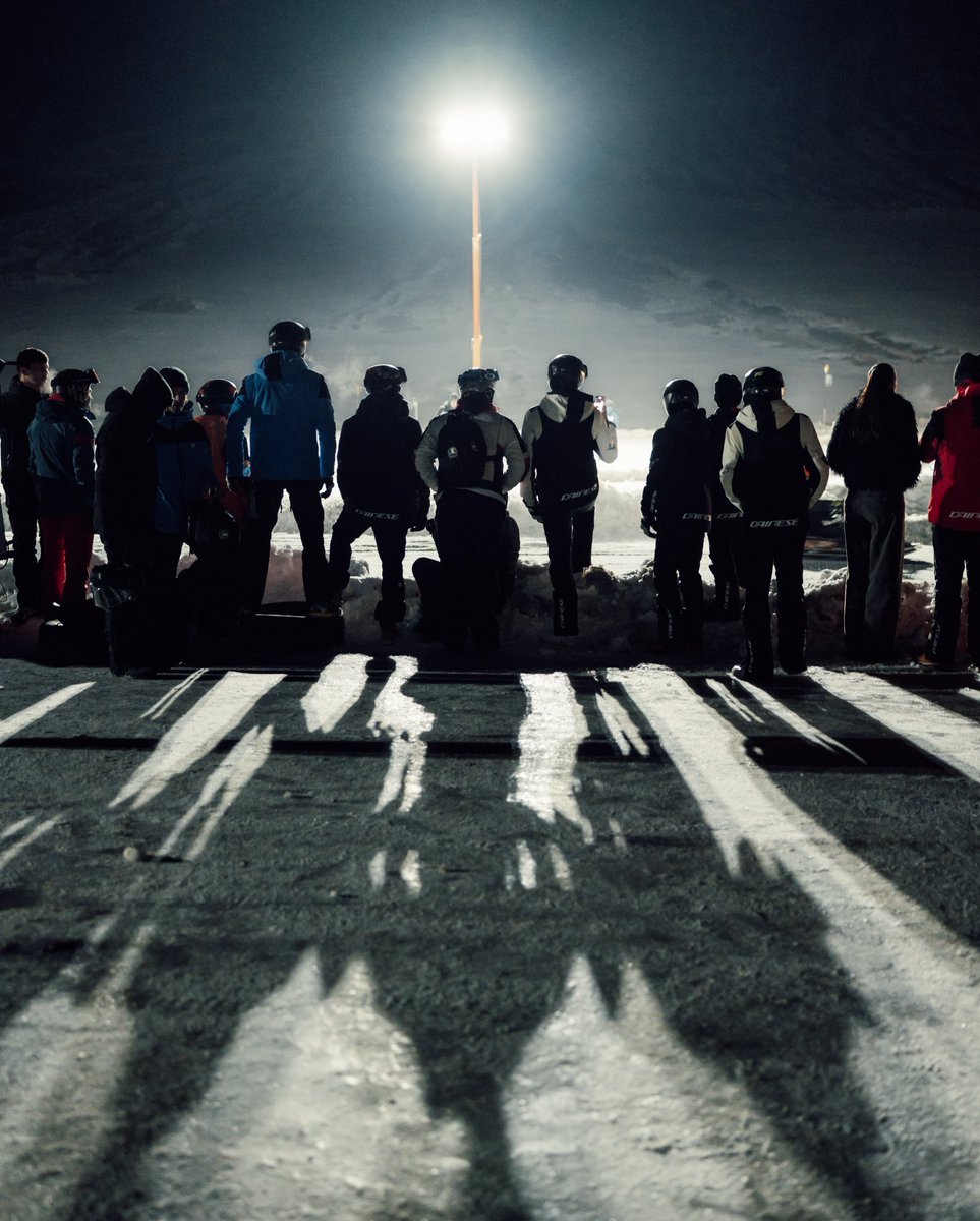 12月、リヴィーニョの雪山で行われた DAINESE SNOW DEMONS 🔻 参加した