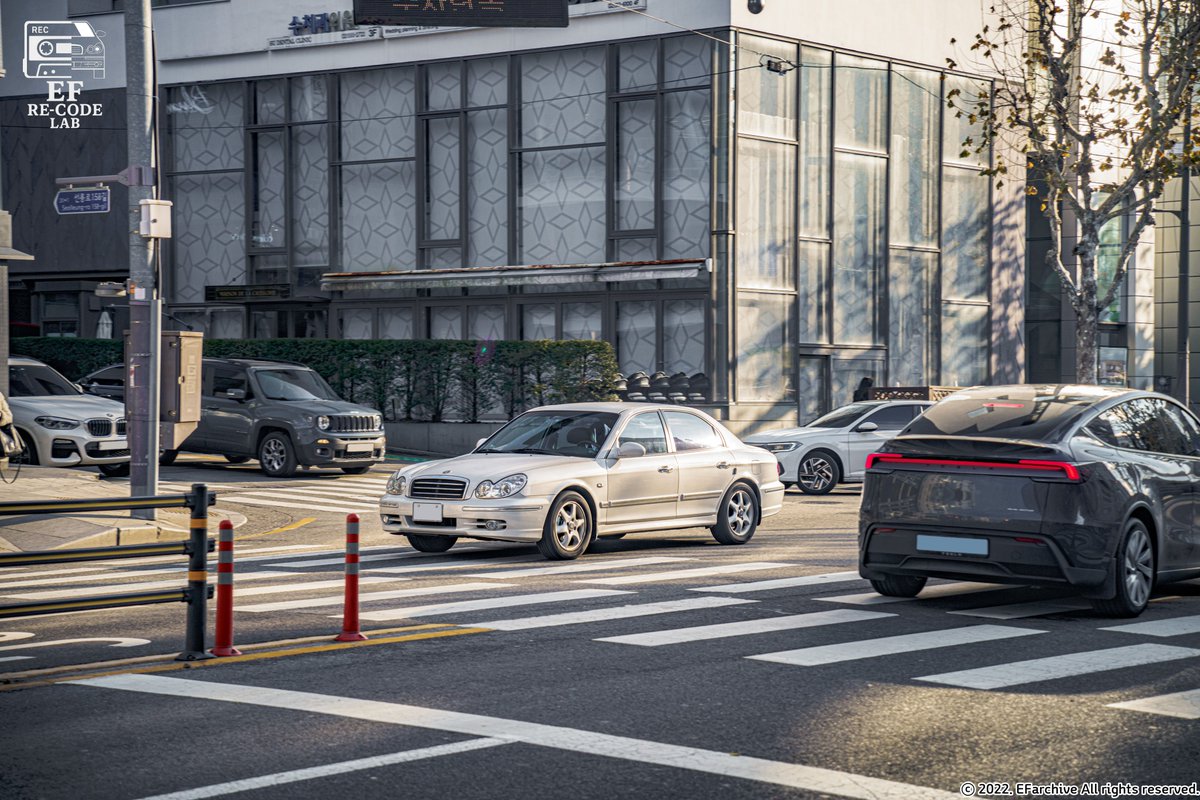 씹덕겜 유저답게 아카이빙 하고 있는 이에프 아카이브 마져 카피라이트랑 슬로건 박는게 선수급임 ㄹㅇ