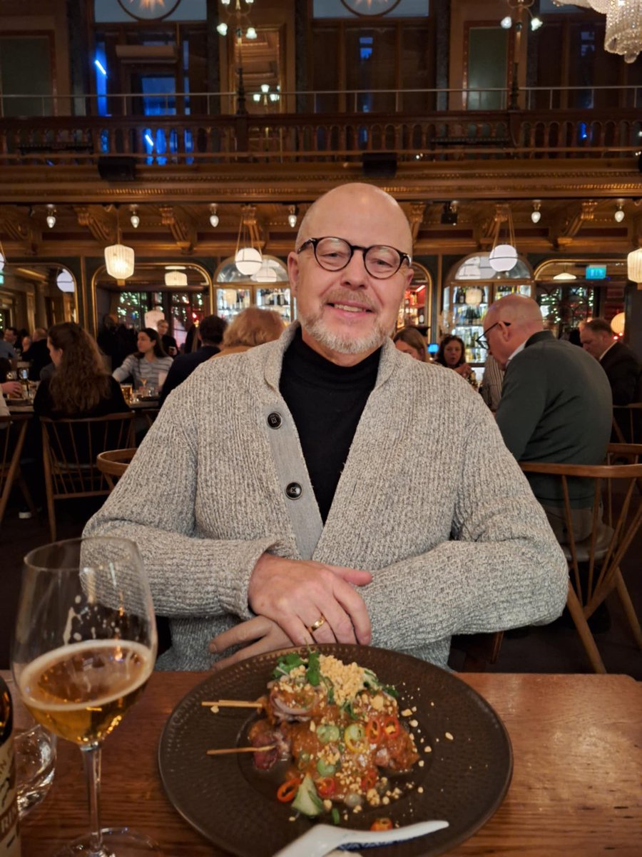 Idag är det 10 veckor tills undertecknad fyller60.
Ladda firarkanonerna.