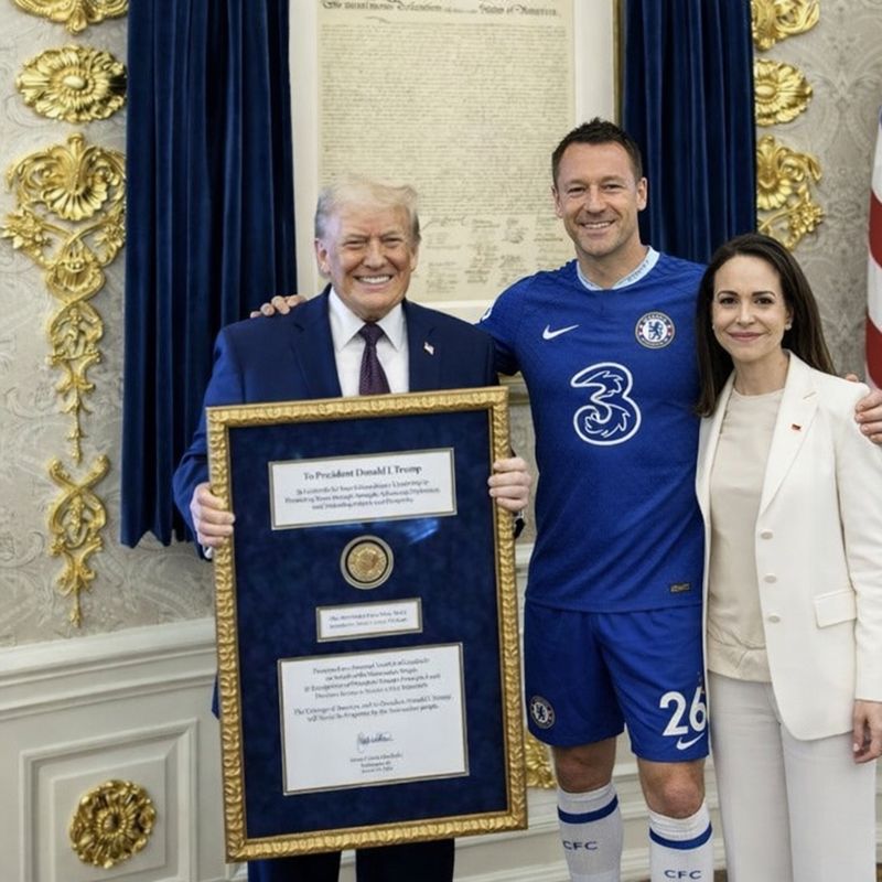 balconyshirts's tweet image. 