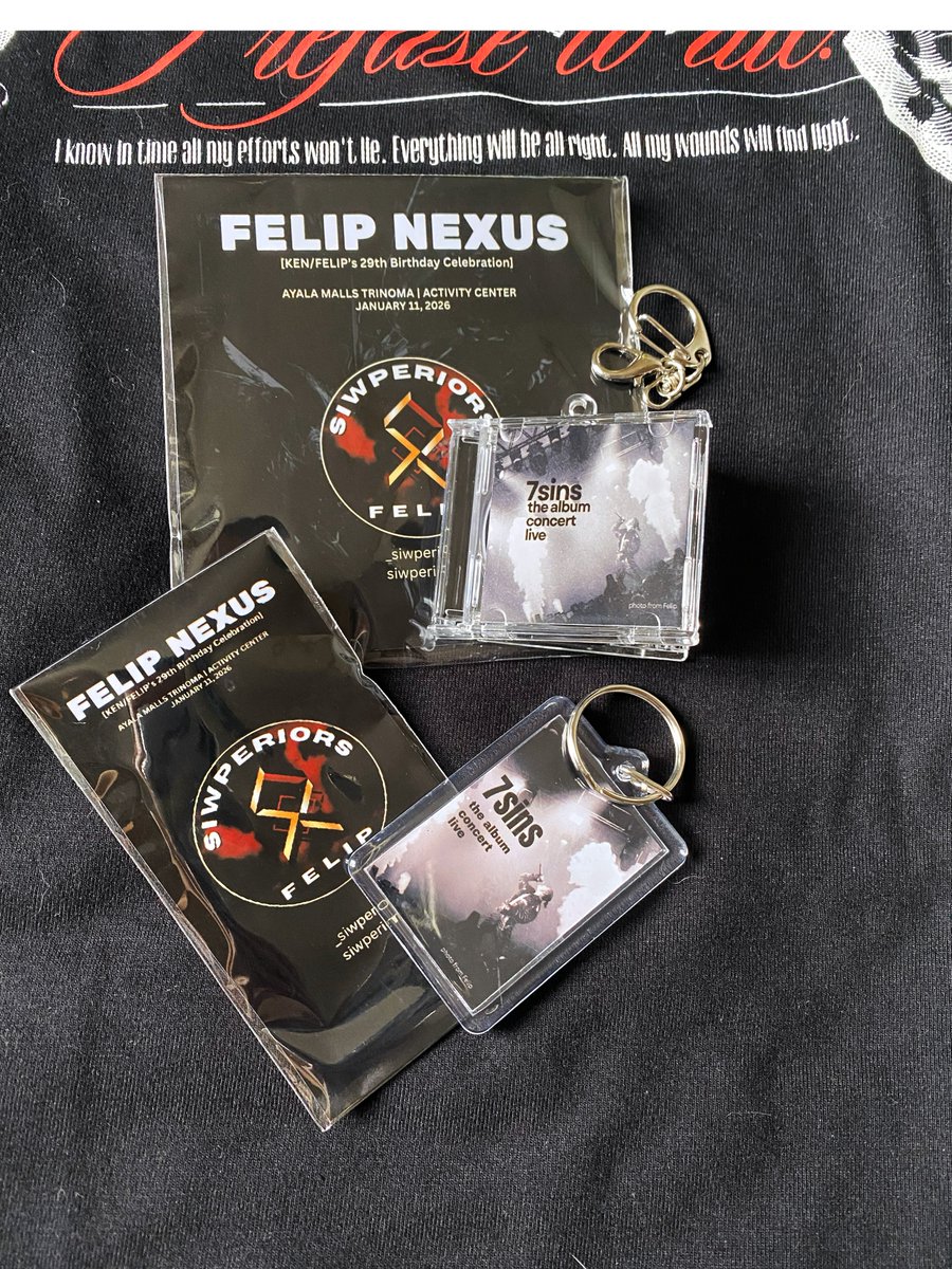 gwentealeaves's tweet image. the muscle tee and tote from the birthday crowdfunding headed by @team_superiors 
ang ganda! also nagamit ko na yung tote so tried and tested na!
ang ganda rin ng keychain from @_siwperiors 🥰

#FELIPNexus
#FELIP #SB19_KEN