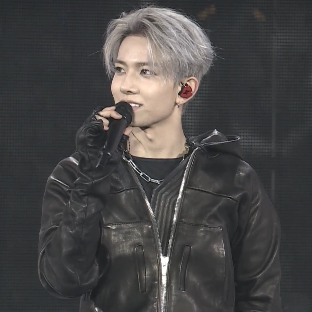 diesveneriz's tweet image. heeseung dark blood                     heeseung sin vanish