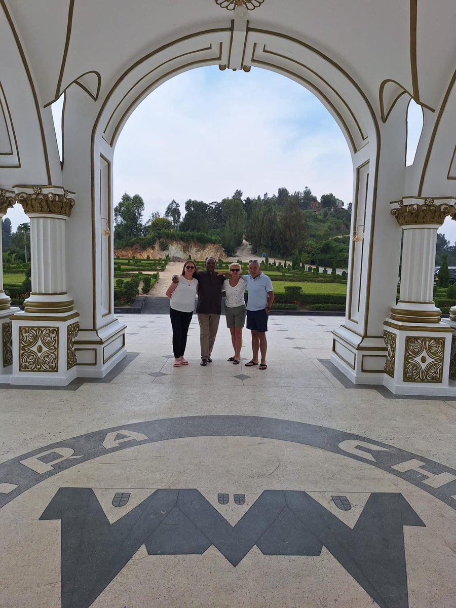 ashyaka's tweet photo. U #Rwanda ni rwiza. #Karongi iteye amabengeza. #ChateauLeMarara ni tres bien.  Come and See &amp;  Bring a Friend with you. @visitrwanda_now https://t.co/msroz4E7CM