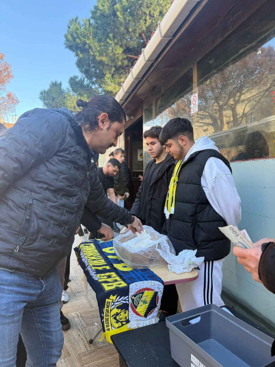 S’enin K’ardeşlerin

Rahmetli Sefa Ağabeyimizin hayrına Yalı Camisinde ikramda bulunduk. Ağabeyimizi dualarla andık.

#SonsuzSadakatSefaReis
#18MartUNIGFB
#UNIGFB