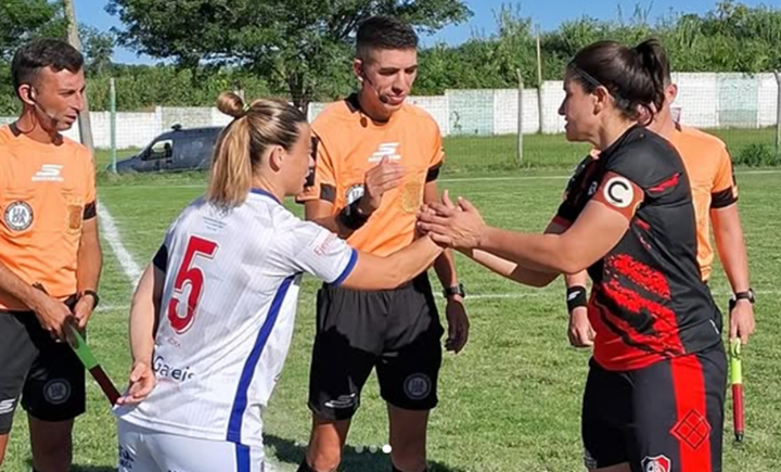 LFdelFutbol's tweet photo. 𝗔𝗥𝗕𝗜𝗧𝗥𝗢𝗦 𝗘𝗡 𝗟𝗔 𝗖𝗢𝗣𝗔 𝗘𝗡𝗧𝗥𝗘 𝗥𝗜𝗢𝗦

🏆 Se viene la última fecha de la Fase de Grupos en el plano femenino.

⚽️ Este viernes hay un partido por la Zona 4.y San Benito Paraná juega el domingo en La Paz.

🔗 Más info en https://t.co/iLt55i9A8c https://t.co/5Oce378ZMQ