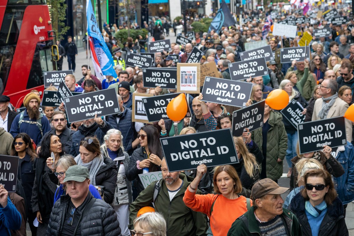 LFJIreland's tweet image. We REFUSE to be the testing ground in Europe for mandatory Digital ID linked to social media.  We will NOT live in a surveillance state. The Irish government's spin that this is about protecting children will not wash with us. 
Digital ID warning! ⚠️ Powerful message by…