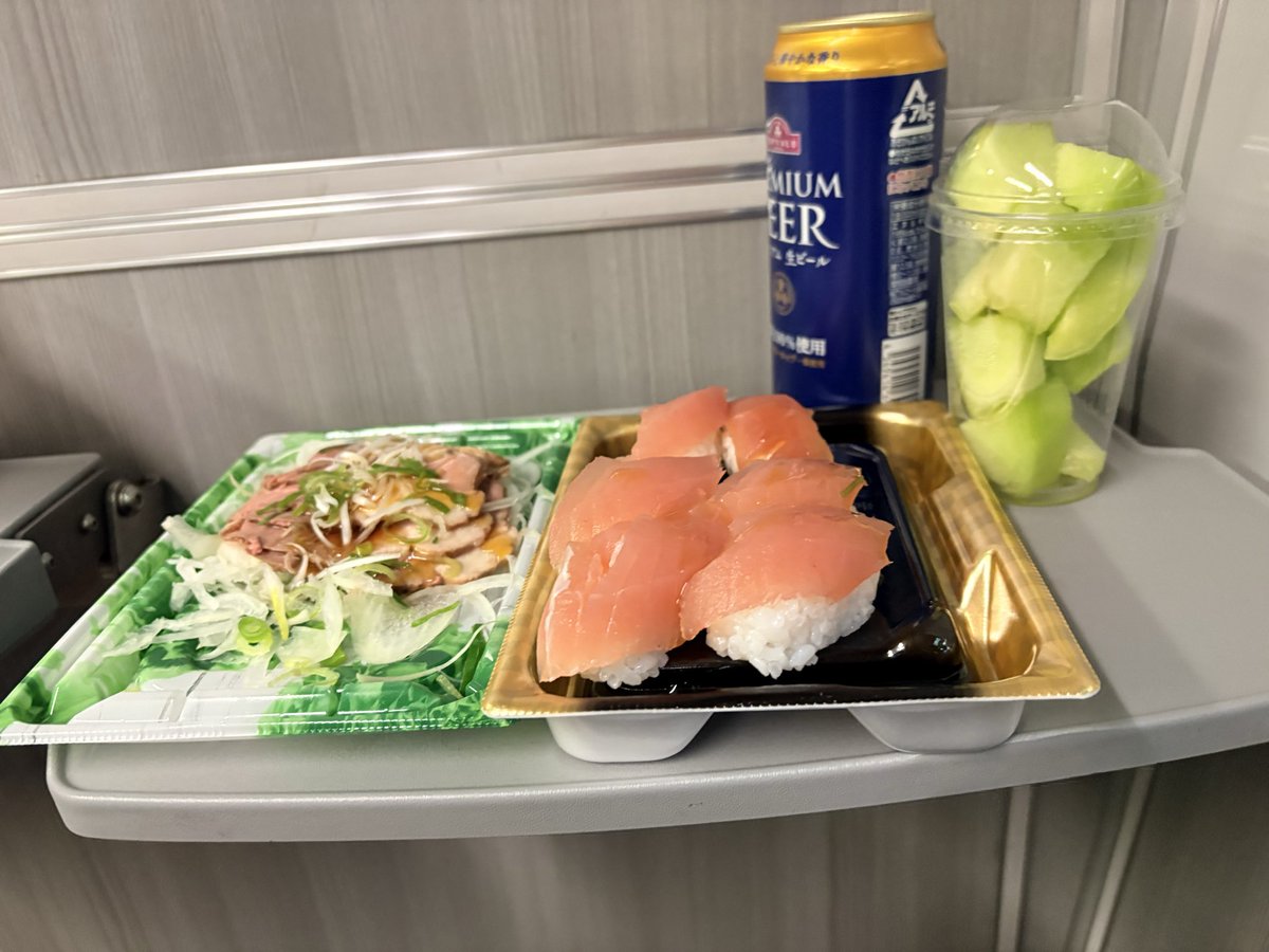 ShadowBreakerZ3's tweet image. ダブルバウンシングの答え合わせできてご機嫌なので帰りの電車で乾杯🍻
仙台大会は都合により行けませんが参加される皆さん頑張ってください！！
#ミニ四駆