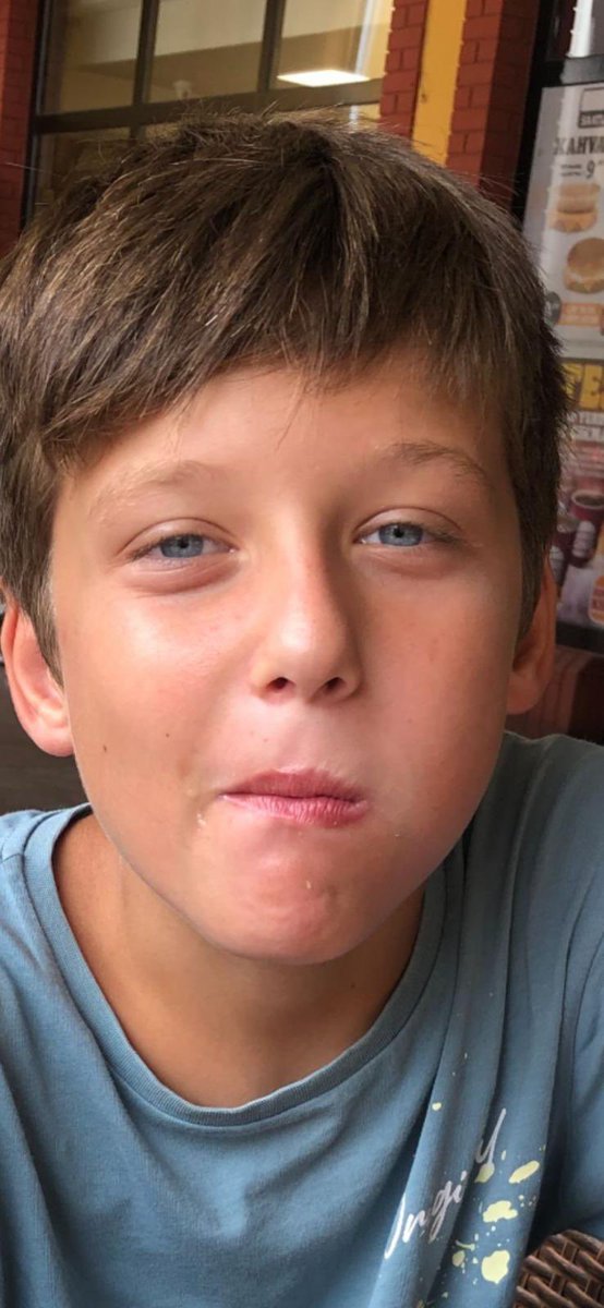 Henüz 16 yaşında öldürülen Atlas Çağlayan’ın annesi Gülhan Çağlayan’ın yanından az önce ayrıldım. Ayakta duramıyor. Konuşmakta zorlanıyor.

“Kimse sizi aradı mı?” diye sordum. 

Kimse aramamış. Gündem 16 yaşında öldürülen çocuk olmalı. Çok  yazık…