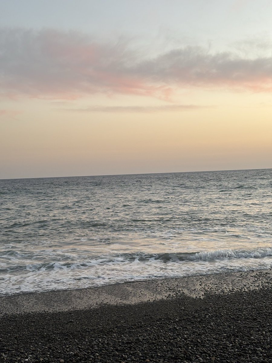 太刀魚狙いで行きましたが1バイトのみで撤収です🥺めちゃくちゃ渋くなってますね。
みんな撤収早かったですね。。