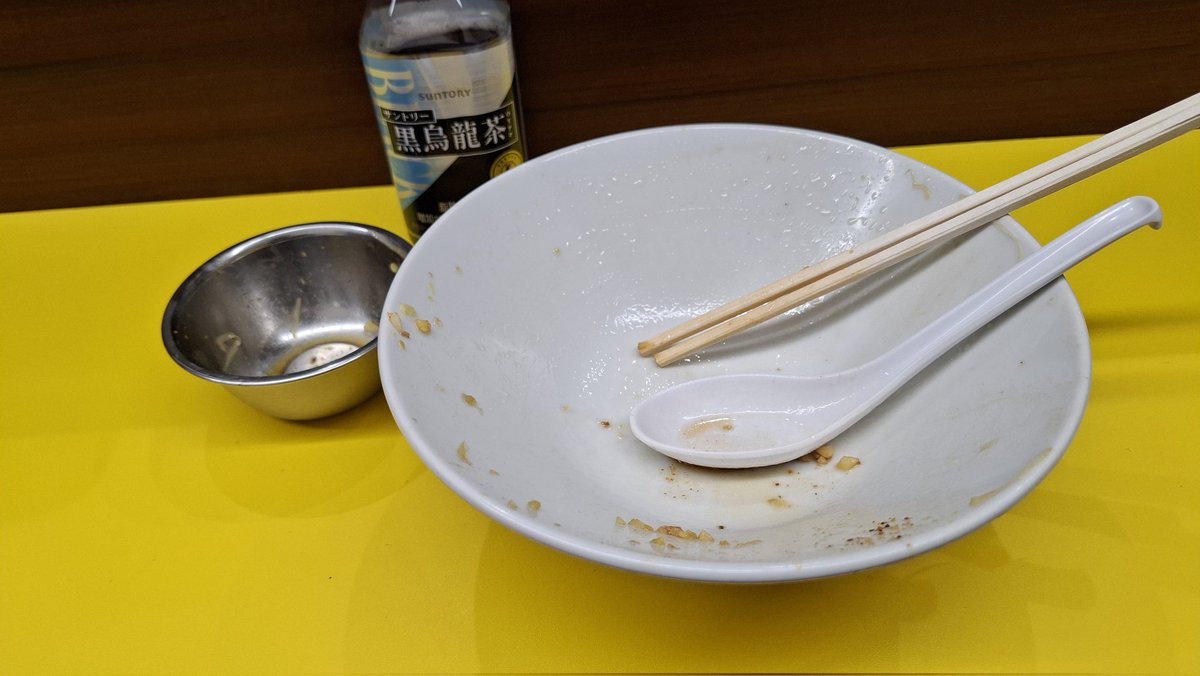 手の震えを止めに　#豚が１番☆脂が2番さんへ🚙

１番セット(スキヤキ玉子)
🧅フォロワーサービス

今晩もスープ最高～👍️
豚も超ヤワヤワでウマイ🏆
煮干酢は後半戦に投入でこれまた激ウマスープに😁✨✨
ご馳走さまでした🥚🐽🙇