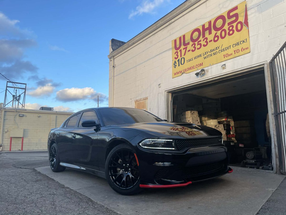 Ulohos.com tweet media