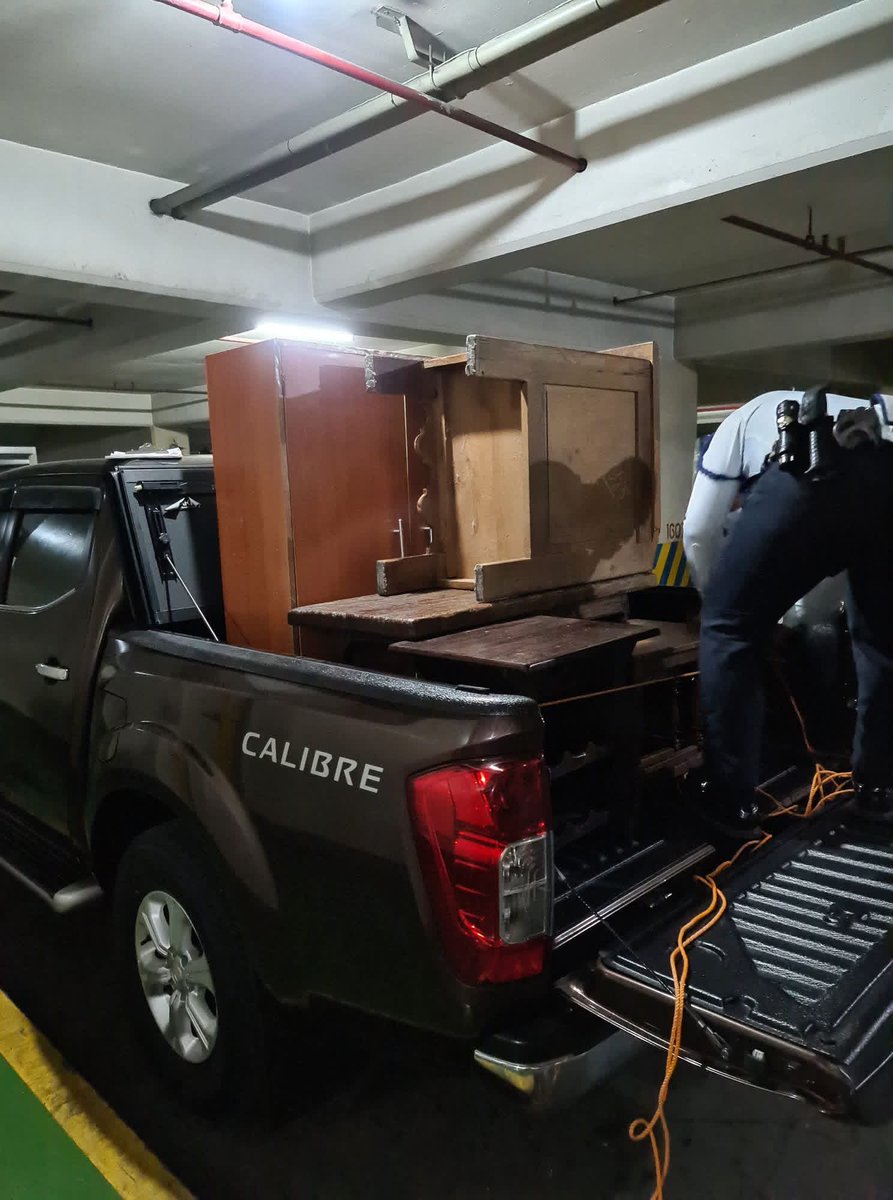 BruceDiliss's tweet image. It's incredible na despite these items and in fact used during the occasion in question, nakalimutan dahil sa sobrang bzbzhan daw😅👎👎👎🙄 #epal