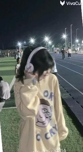 stamperpluto's tweet image. 今朝の通勤ラッシュがいつもより混雑してて電車に3本見送ってやっと乗れた 🐐