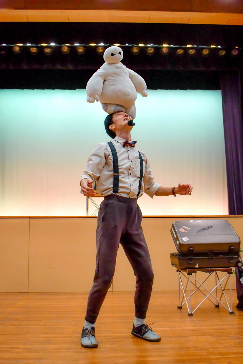 大道芸人ガンピー tweet media