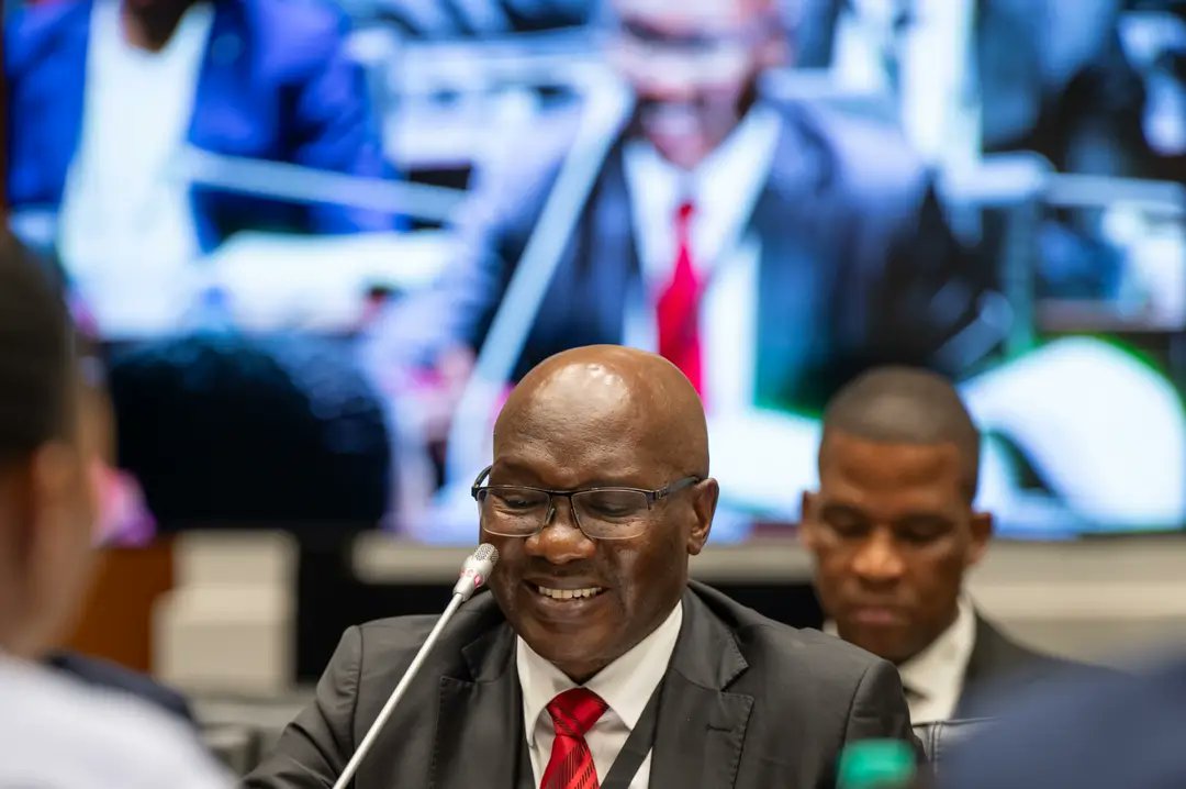 MediaZaban865's tweet image. Thank you Gen Dumisani Khumalo,
Mntungwa, 
Mzilikazi kaMashobane 🫡

You stood firm, answered coherently and afforded Parliament the respect it deserves while safeguarding ongoing investigations.

You did not seize every opportunity to bash a work nemesis. Instead, you waited to…