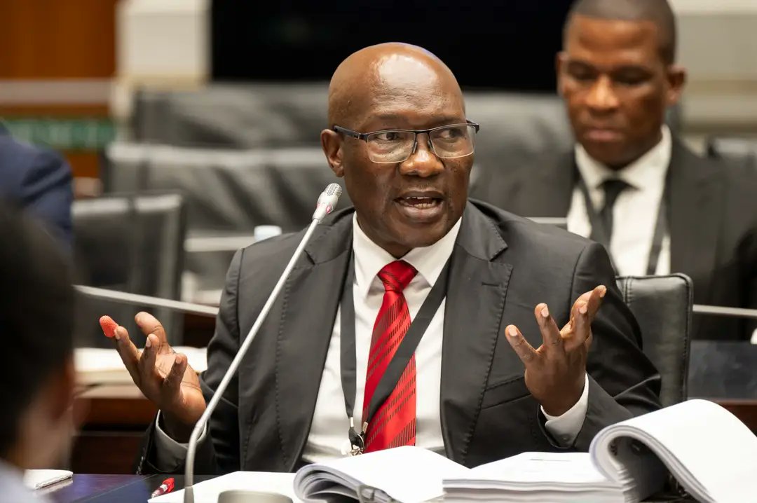 MediaZaban865's tweet image. Thank you Gen Dumisani Khumalo,
Mntungwa, 
Mzilikazi kaMashobane 🫡

You stood firm, answered coherently and afforded Parliament the respect it deserves while safeguarding ongoing investigations.

You did not seize every opportunity to bash a work nemesis. Instead, you waited to…