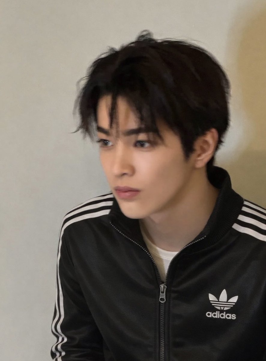 ummmm_ma_'s tweet image. 야 안건호 ㅋㅋ ㅋ……. 즉당히 잘생겨라