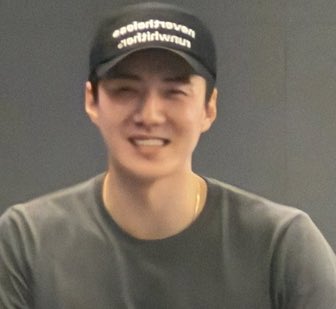 Sehun when                     Sehun when 
he was a baby                he still a baby😭