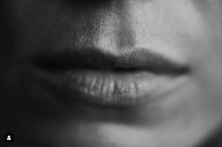 cammisafra's tweet image. #IoSonoNelleParole #SalaLettura
Non cercare qualcosa di intelligente da dire, lasciare che le parole affiorino spontanee:non è detto che saranno quelle giuste, ma solo così quelle giuste hanno una possibilità di affiorare
Emmanuel Carrère
📷Peter Lindbergh
perilmondomondicchiando.blogspot.com/2025/09/affior…