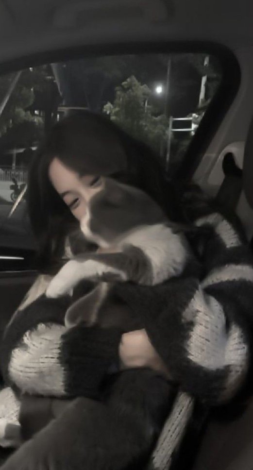 ___Princess____'s tweet image. 今月もう10000円使ってる
まずい 🍧