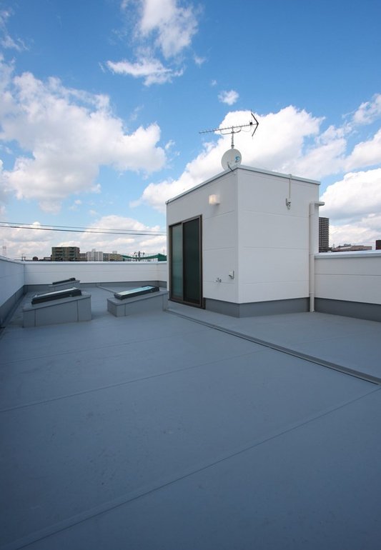 bibinity's tweet image. スマホの充電が5%しかないのに、充電器忘れて外出してしまった 🐑