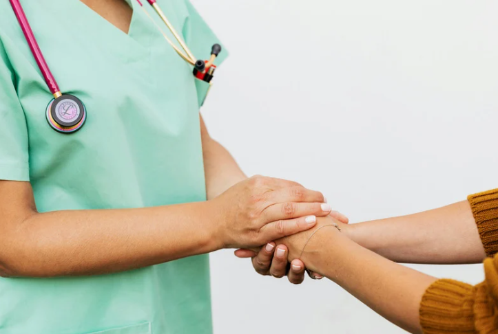 Sociedad_SEHAD's tweet photo. 🏠🩺La Hospitalización a Domicilio, el “pulmón” de los hospitales frente al pico de gripe 🫁🦠
La SEHAD subraya su papel esencial para liberar camas y garantizar una atención segura y de calidad✅👀Ya puedes leerlo en @DiarioSigloXXI 
https://t.co/IVWhRtF8ax
#HAD #gripe #flu https://t.co/8cFwIsP9Yb