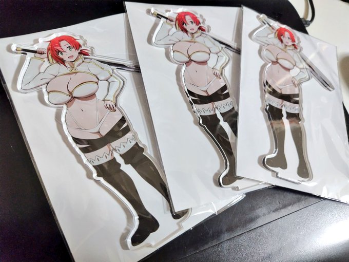 ブーディカママのアクスタ届いた😚
中々良きかな…!こみトレ持っていくので宜しくお願いします! 