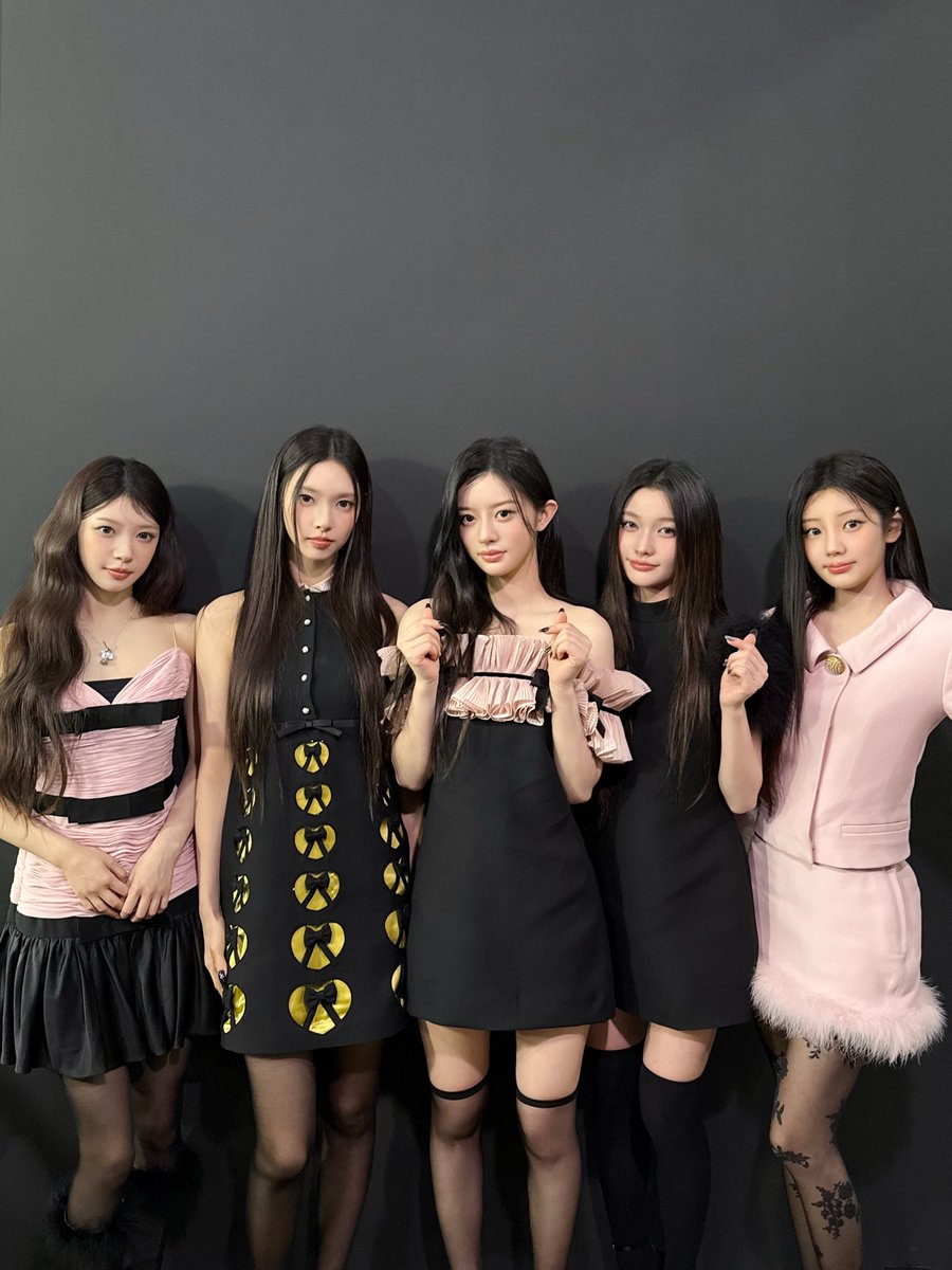 wonzhee's tweet image. ଘ꒰⑅ ´ ˘ ` ⑅  my heart is still fluttering with a very of thousand butterflies! we were honored with the best performance (female) award! 🏆💟 seeing a name on that trophy made me feel incredibly whimsical!