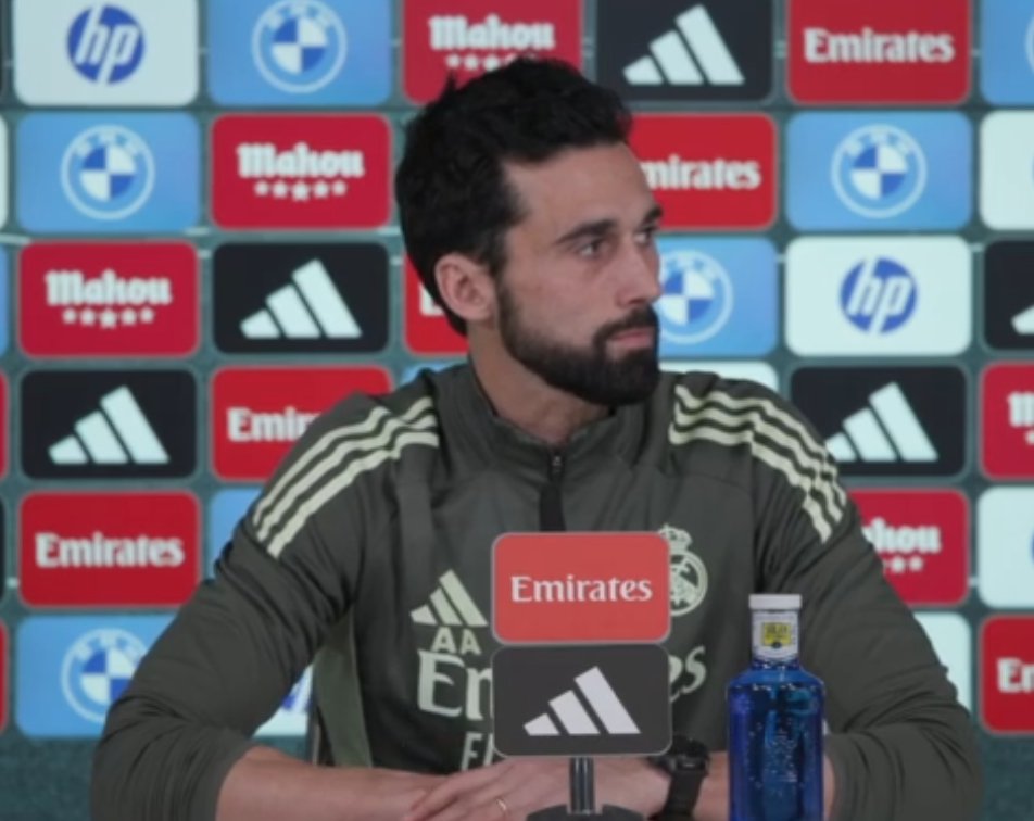 theMadridZone's tweet image. 🚨 Alvaro Arbeloa: "The fans booing us tomorrow? I will ask the fans to SUPPORT the players tomorrow and be on their side, but I will respect whatever the Bernabeu does."