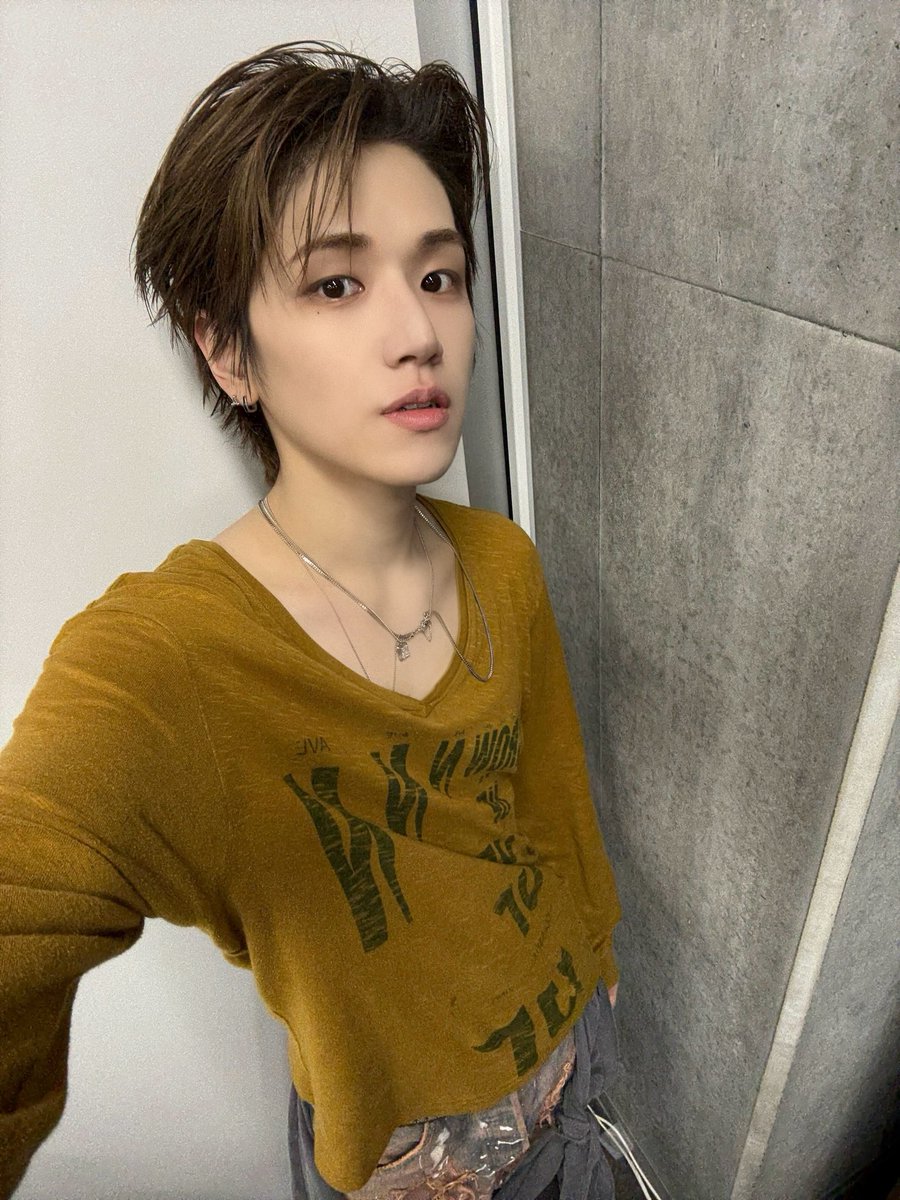 1yu_0r's tweet photo. 아 빼짝 말라가지고…………
도넛 백개 사주고싶어 https://t.co/P4SxKAPVJx