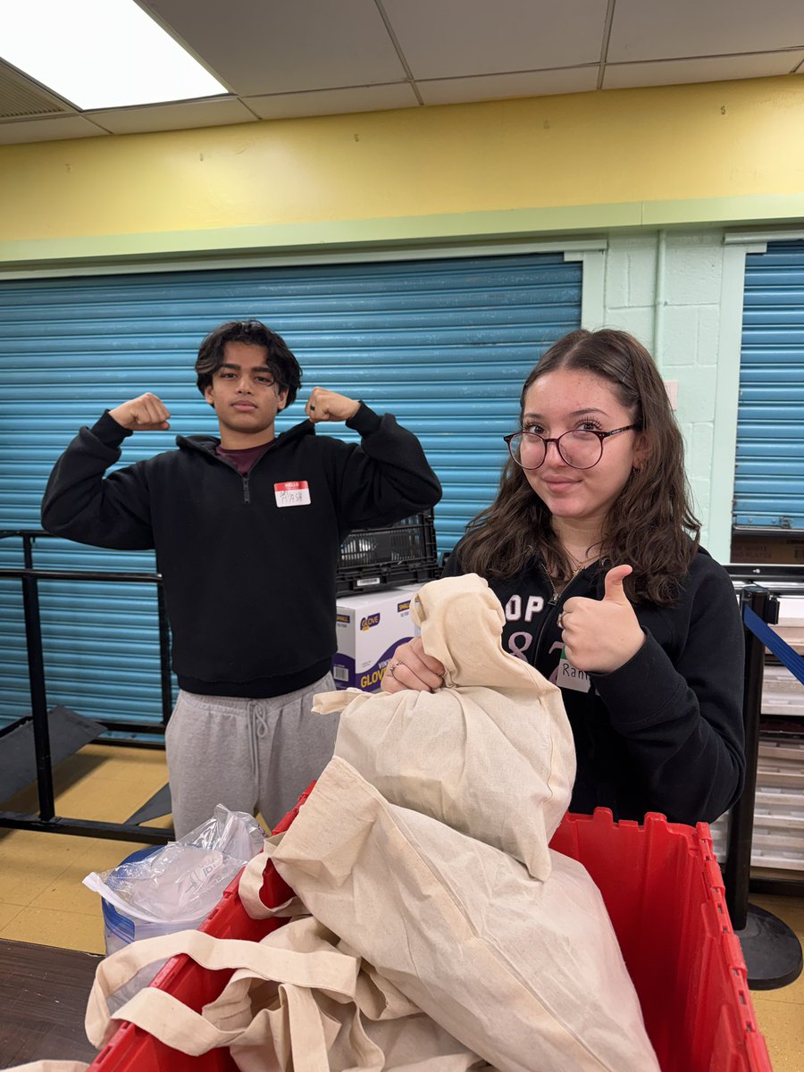 Middle College HS tweet media