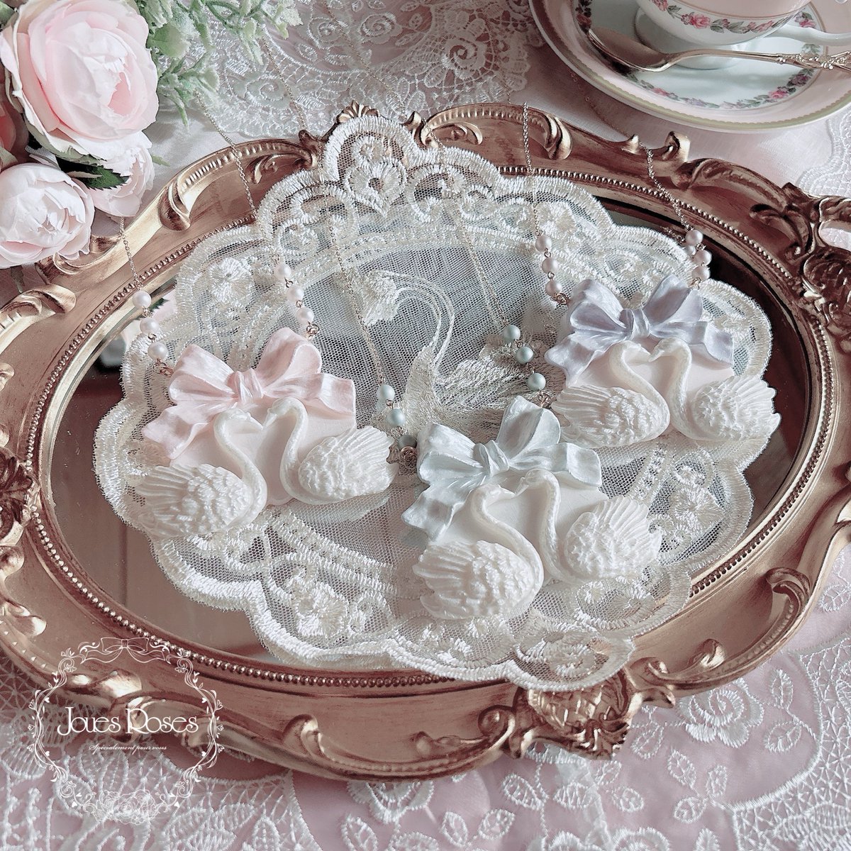 🦢Cygne Rubanネックレス
新作
2羽の白鳥が印象的なネックレス。

カラー
ピンク
ラベンダー
ベビーブルー

チェーン57.5cm +アジャスター付5cm

#カワスタ