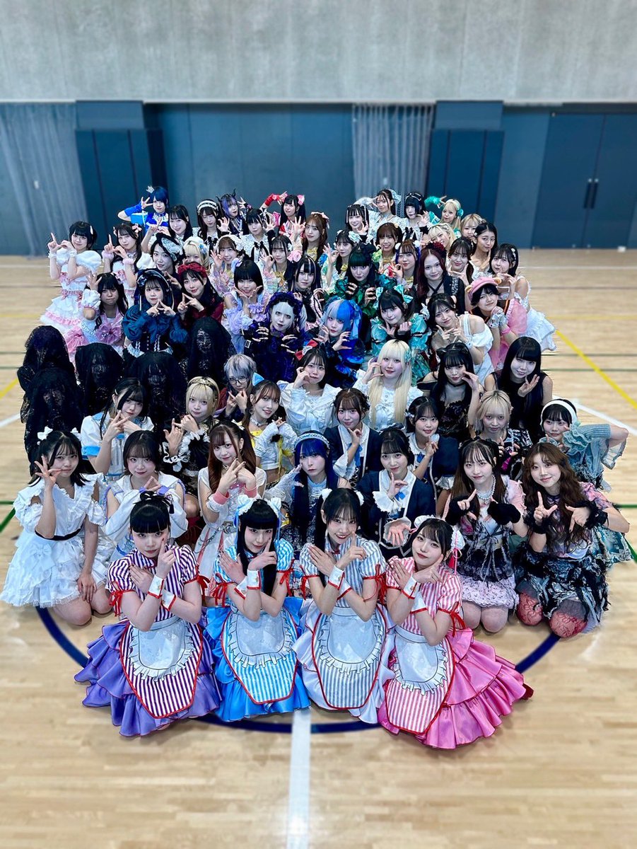 itsukasaisei's tweet image. 【📢#アイドルばっか】

この度、イツカ▶がファントムシータ(@PhantomSiita)さんの「botばっか」集団ダンス企画に参加させていただきました🥀

貴重な経験をありがとうございました🦋♡
またご一緒できるよう、精進して参ります！

▶youtu.be/q1kJKhC6clc

#ファントムシータ さん
#botばっか