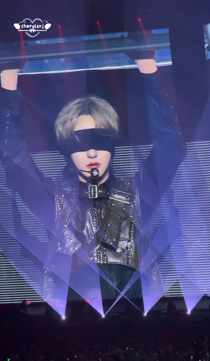 cherylsrj's tweet image. another day another renjun bigscreen photo part 2 🖤