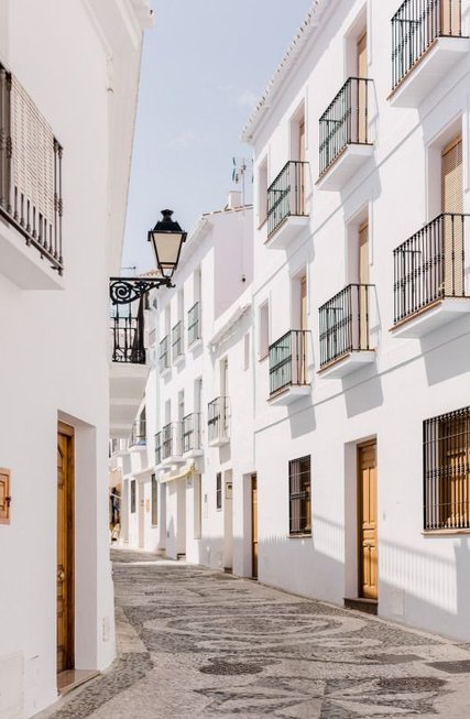 eatrazors's tweet image. コンビニのホットスナックが美味しすぎて週3で通ってる 🤮