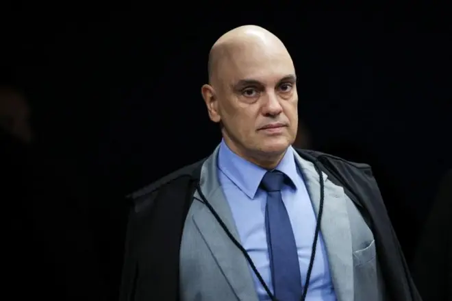 Blogdopavulo's tweet image. Moraes afirmou que Bolsonaro possui privilégios por ser ex-presidente. Ainda assim, deixou claro que prisão não é hotel nem “colônia de férias”

A declaração consta na decisão que determinou a transferência de Bolsonaro da PF para o Complexo da Papudinha

 blogdopavulo.com/moraes-afirma-…
