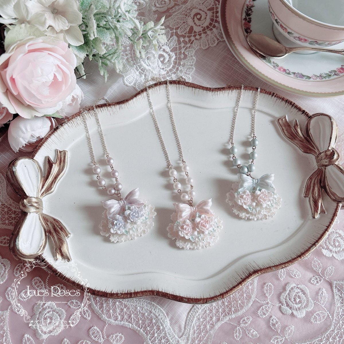 💐Bouquetネックレス
新作
バラのブーケをイメージしたネックレスです🩷

カラー
ピンク
ラベンダー
ベビーブルー

チェーン45cm +アジャスター付5cm

#カワスタ