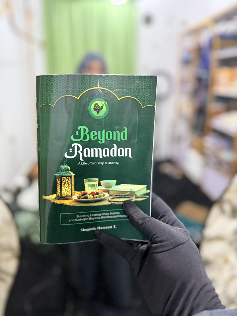 realHazeezat's tweet image. I’ve been shadow banned, 
Kindly quote with anything, the 2 quotes with the highest engagement get this book for free.

You can retweet to help me reach more people too please. Jazakumullah khayran