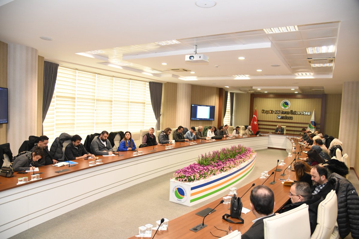 📝 Üniversitemiz Akademik Birimlerinin AR-GE Performans Değerlendirme Raporlarını Görüşmek Üzere Toplantı Yapıldı! 
Söz konusu toplantıya, Akademik Birimlerin AR-GE’den sorumlu Dekan Yardımcısı/Müdür Yardımcısı ile BARGEK Komisyon Başkanları katılım sağlamıştır.